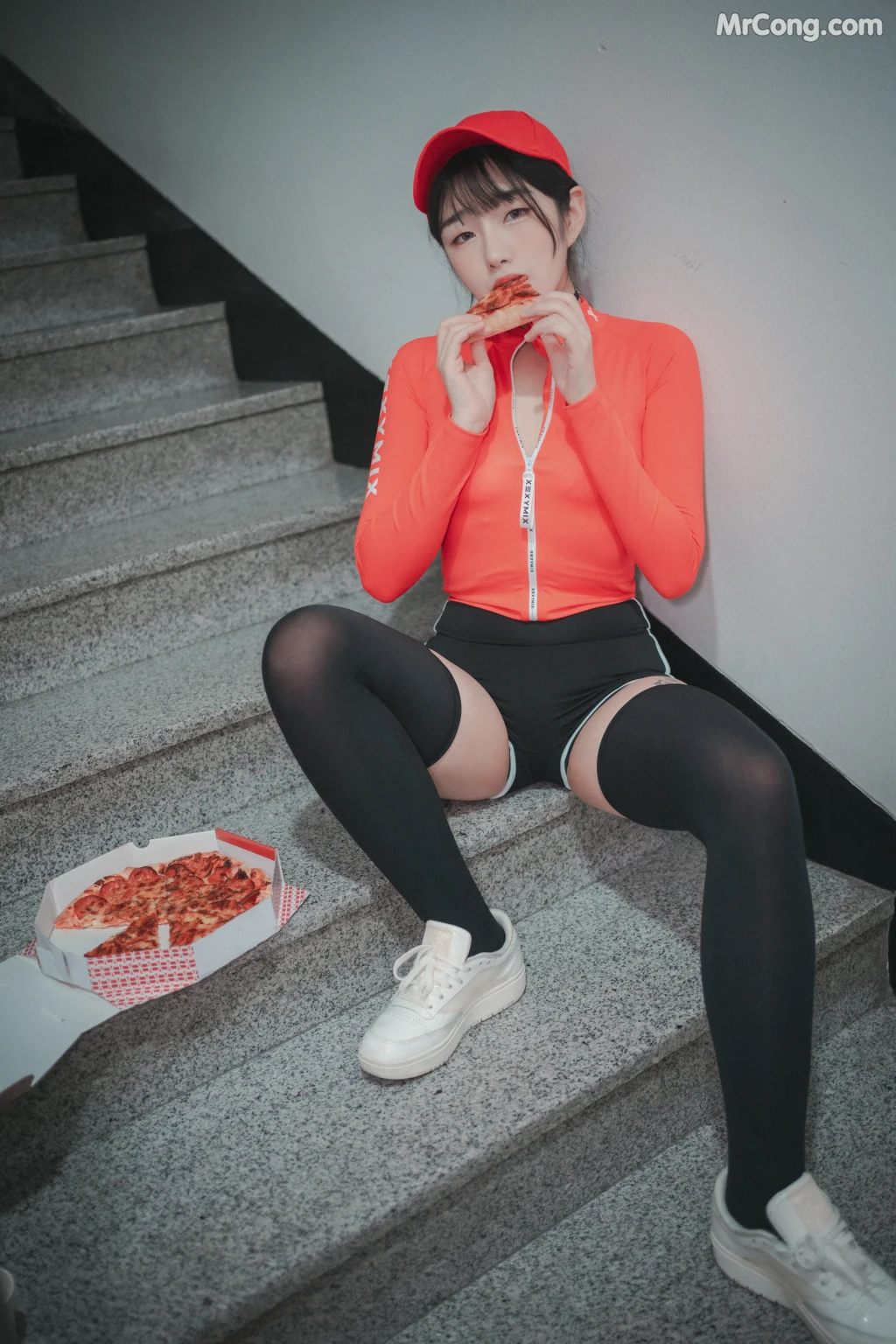 DJAWA Photo – Sonson (손손): “Pizza Girl” (71 photos) – Page 7