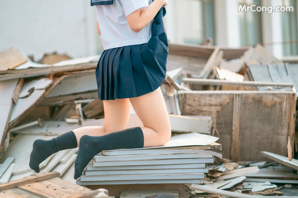 Coser@蠢沫沫 (chunmomo) Vol.035: 天台JK (40 photos) – Page 3