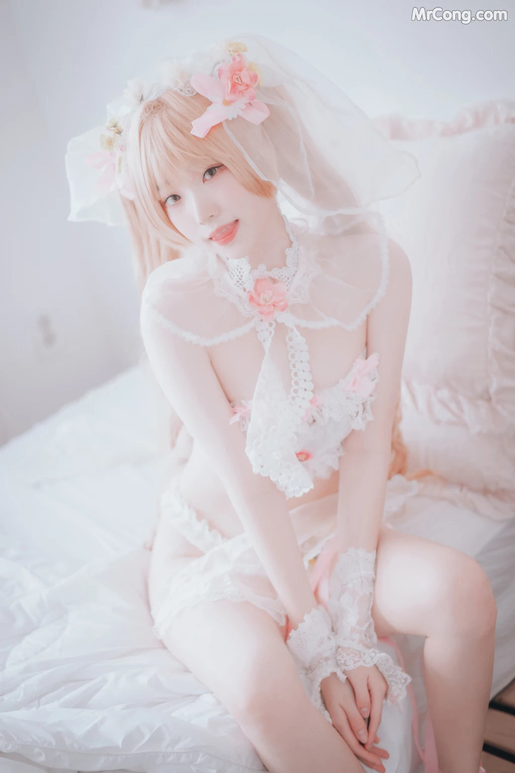 DJAWA Photo – Bambi (밤비): “God Mother Heket (Destiny Child)” (51 photos)