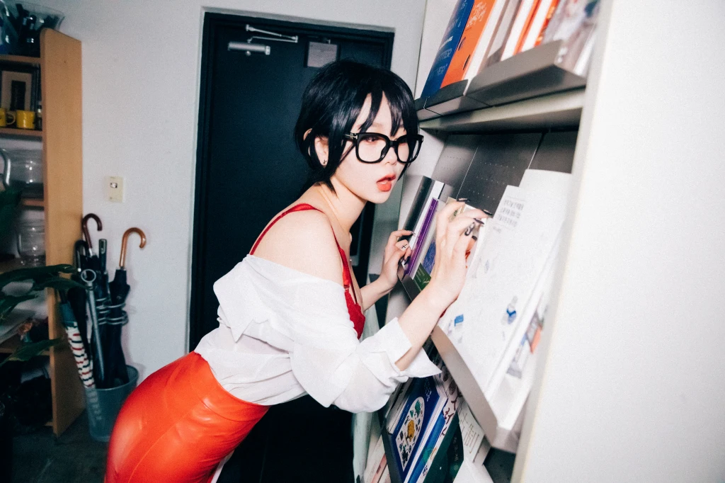 [Loozy] Zia (지아) – Office slave (220 photos + 6 videos) – Page 3