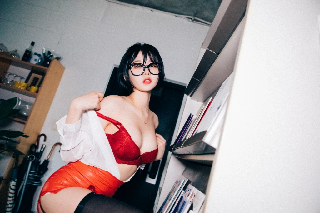 [Loozy] Zia (지아) – Office slave (220 photos + 6 videos) – Page 4