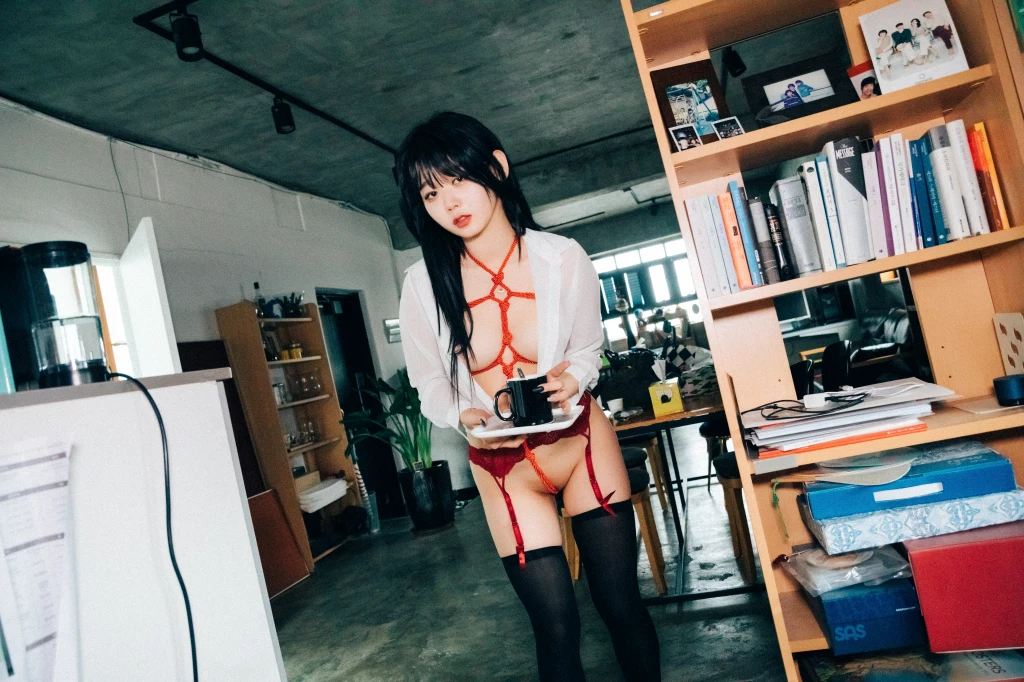 [Loozy] Zia (지아) – Office slave (220 photos + 6 videos) – Page 10