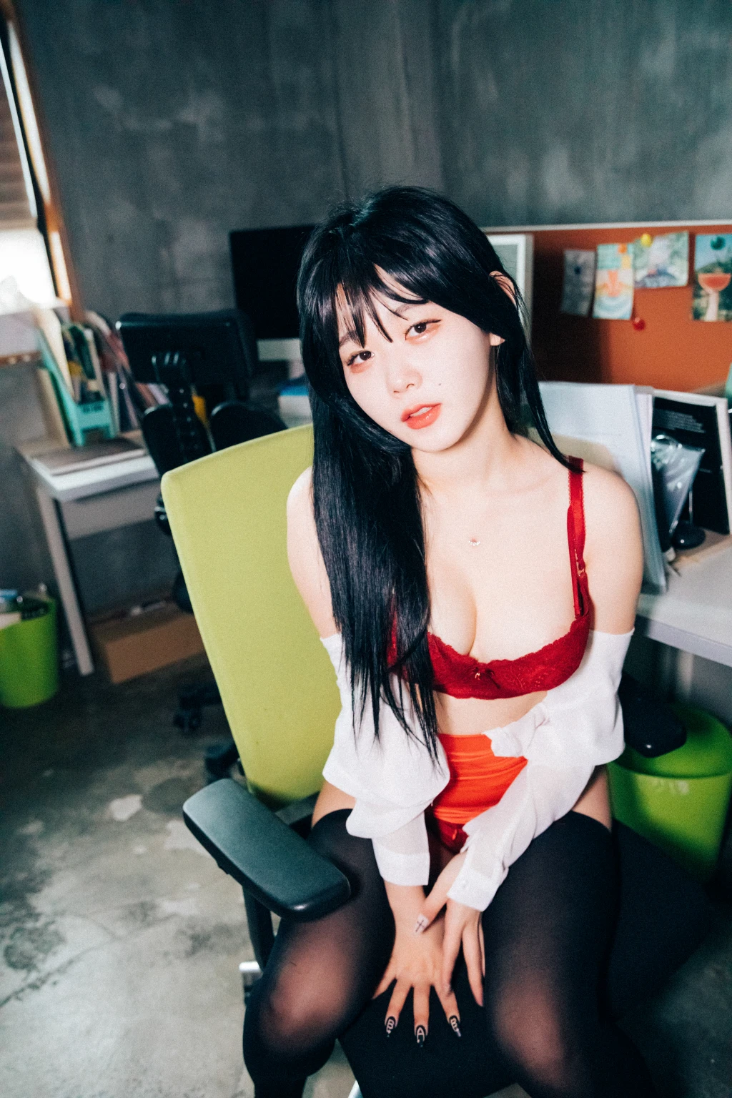 [Loozy] Zia (지아) – Office slave (220 photos + 6 videos) – Page 12
