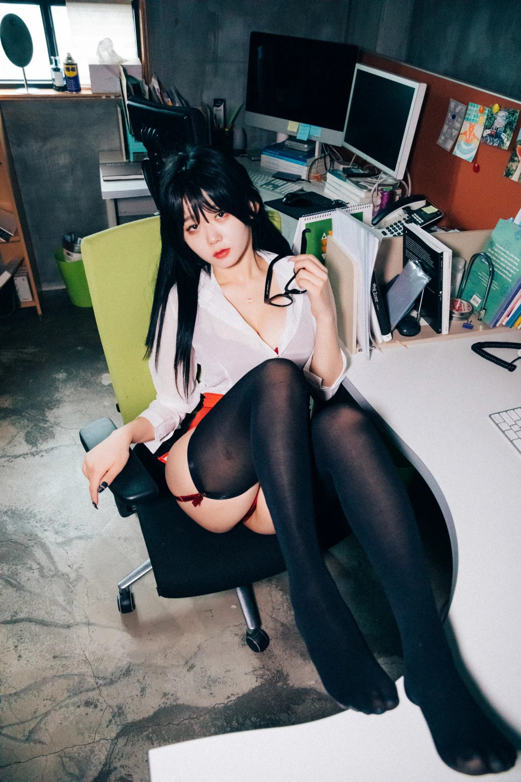[Loozy] Zia (지아) – Office slave (220 photos + 6 videos) – Page 16