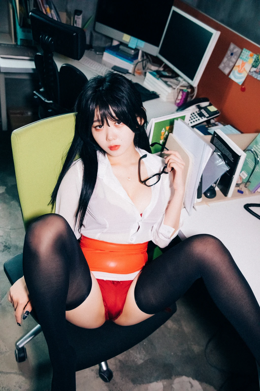 [Loozy] Zia (지아) – Office slave (220 photos + 6 videos) – Page 17
