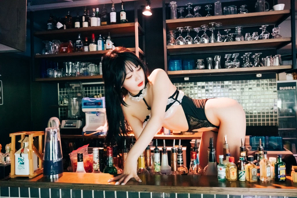 [Loozy] Zia (지아) – SM Bar (211 photos)