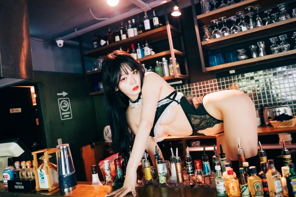 [Loozy] Zia (지아) – SM Bar (211 photos)
