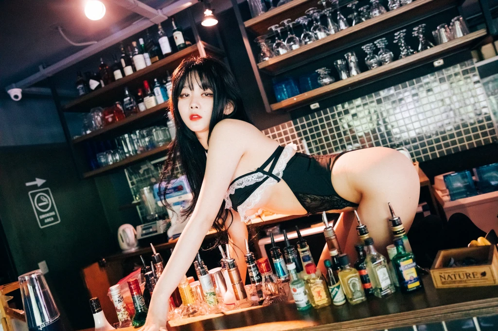 [Loozy] Zia (지아) – SM Bar (211 photos)