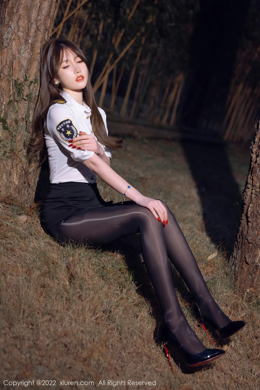 XIUREN No.4492: 美桃酱 (57 photos)