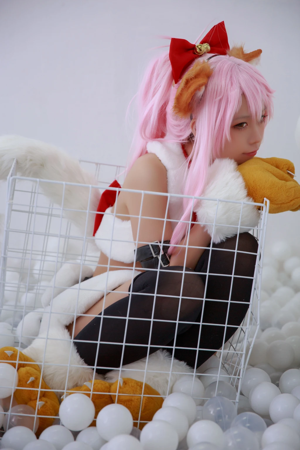 Coser@G44不会受伤 Vol.057: 小黑猫娘 (20 photos)
