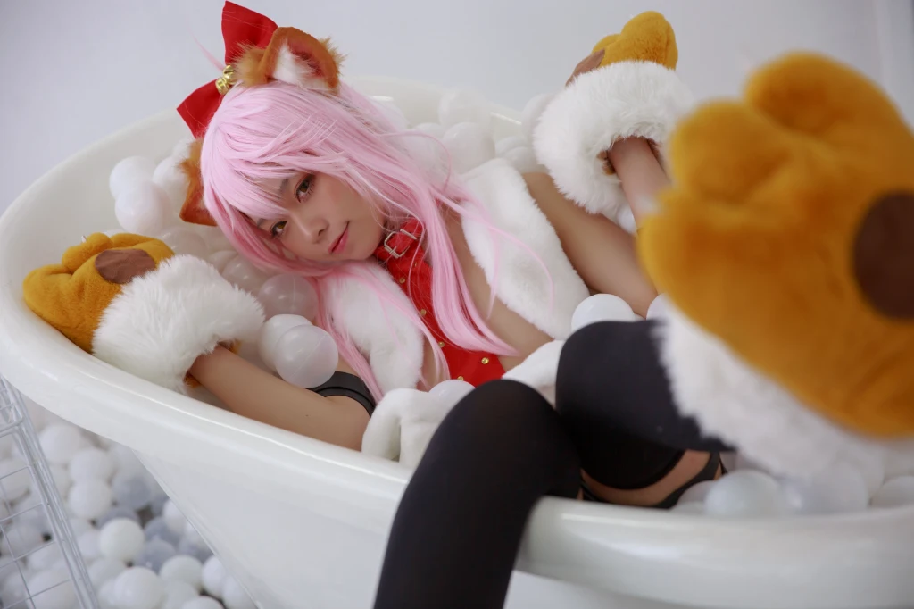 Coser@G44不会受伤 Vol.057: 小黑猫娘 (20 photos)