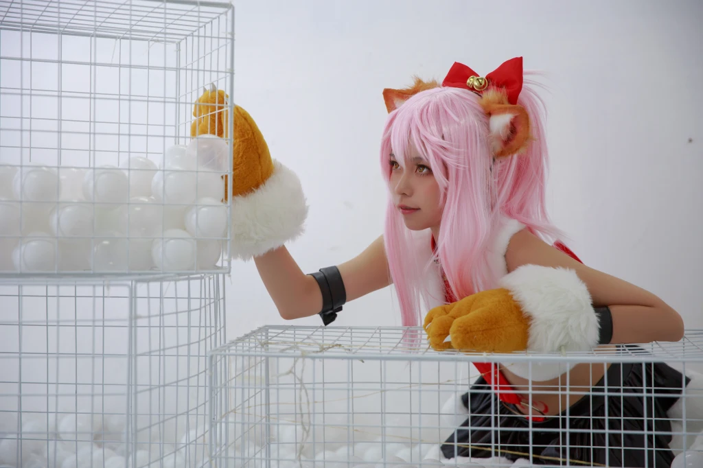 Coser@G44不会受伤 Vol.057: 小黑猫娘 (20 photos)