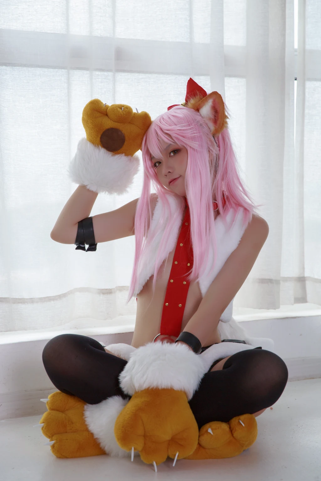Coser@G44不会受伤 Vol.057: 小黑猫娘 (20 photos)