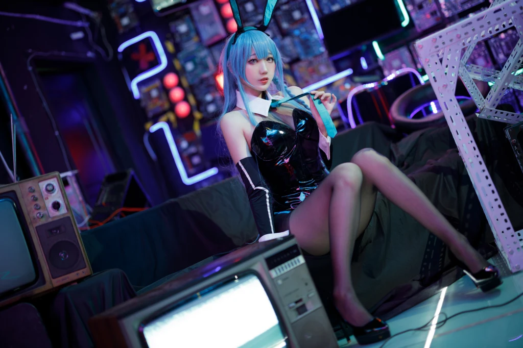 Coser@周叽是可爱兔兔 Vol.039: 树城兔女郎 (28 photos)