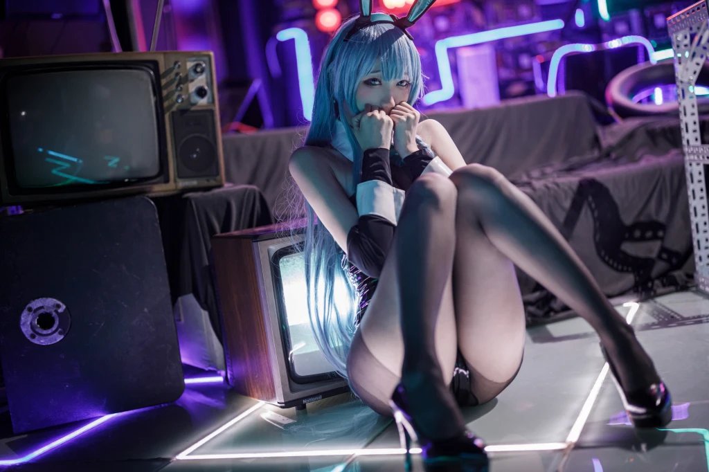 Coser@周叽是可爱兔兔 Vol.039: 树城兔女郎 (28 photos)