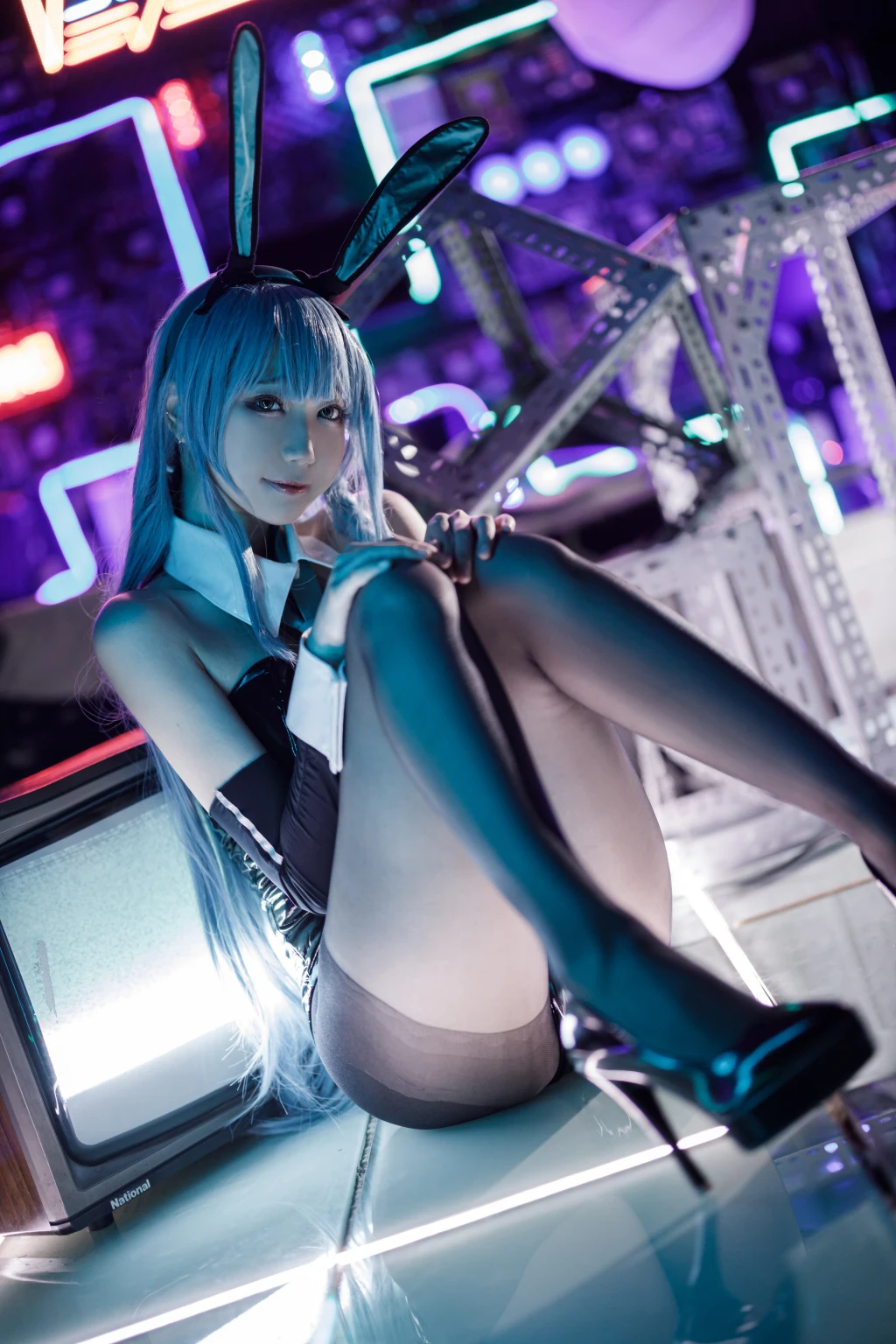 Coser@周叽是可爱兔兔 Vol.039: 树城兔女郎 (28 photos)