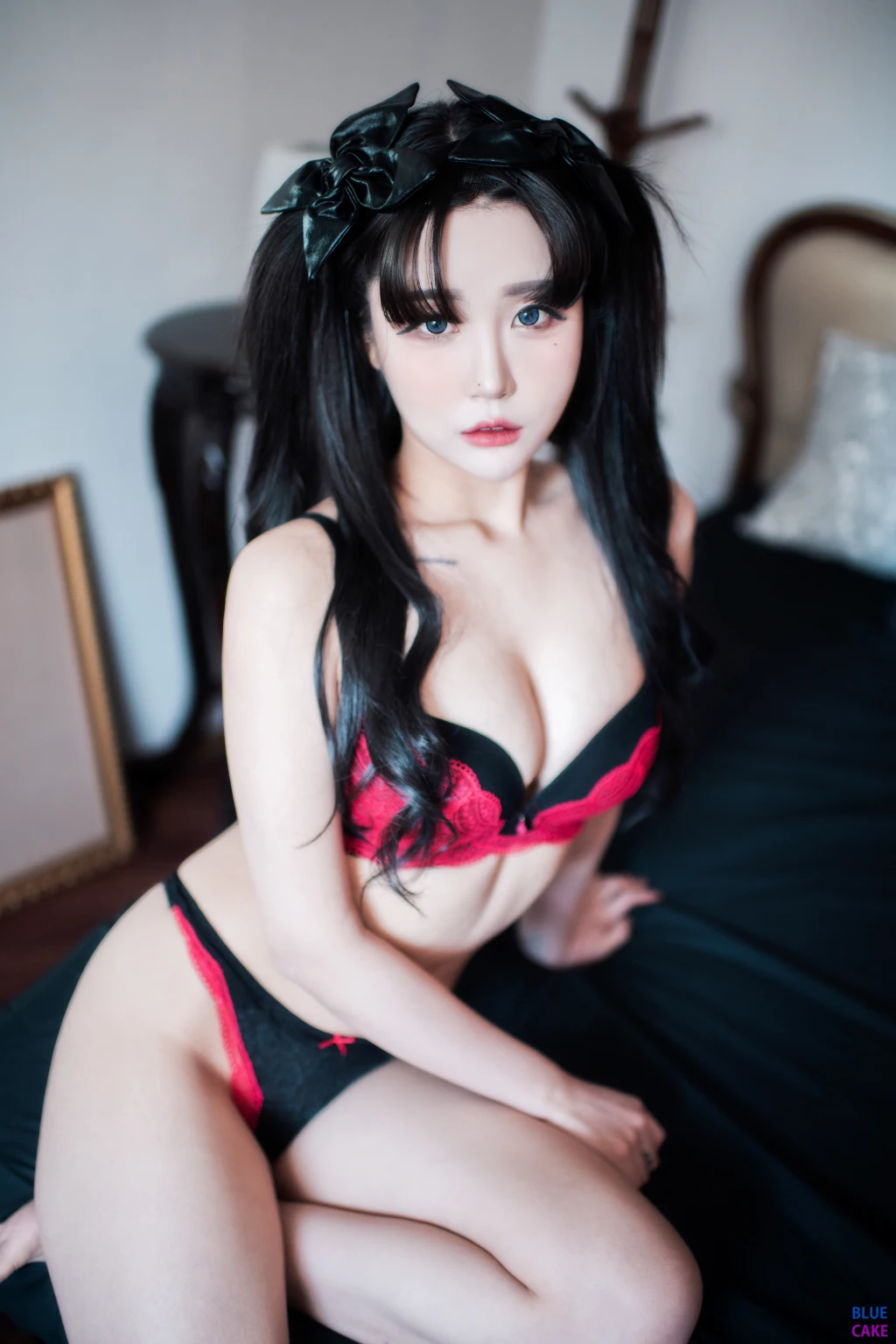 [BLUECAKE] Bomi (보미) & Zia (지아): Fate Saber x Thosaka Rin – Lingerie.Ver (128 photos)