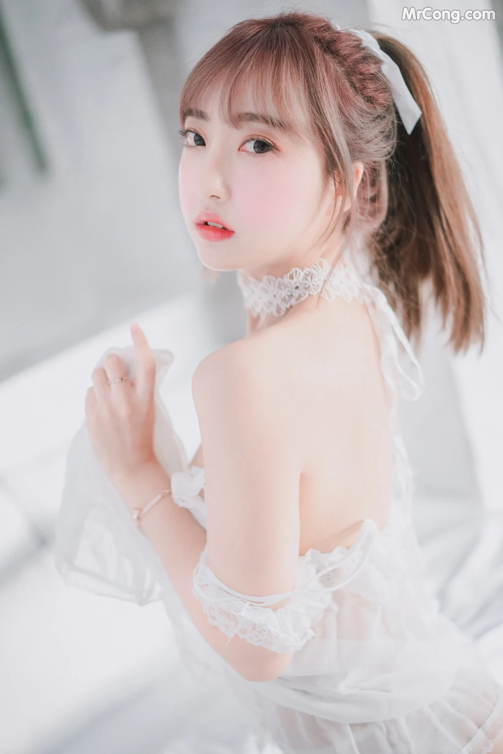 DJAWA Photo – HaNari (하나리): “Snow Cat” (35 photos)