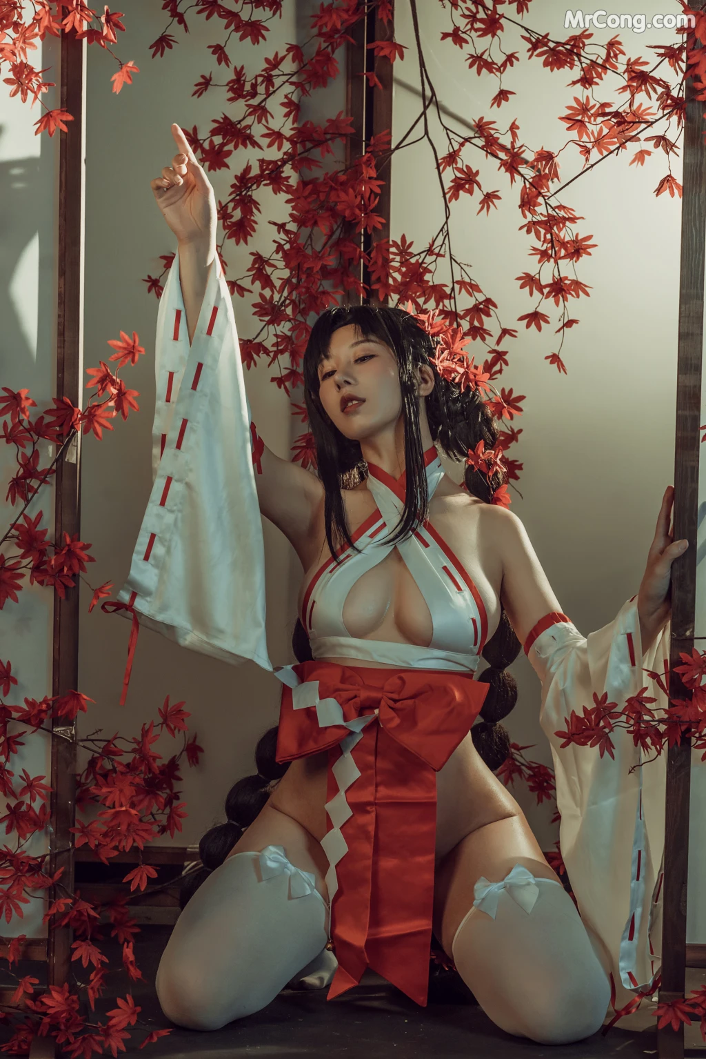 Coser@云溪溪 (Yunx1x1) Vol.004: 奶桃巫女 (43 photos)