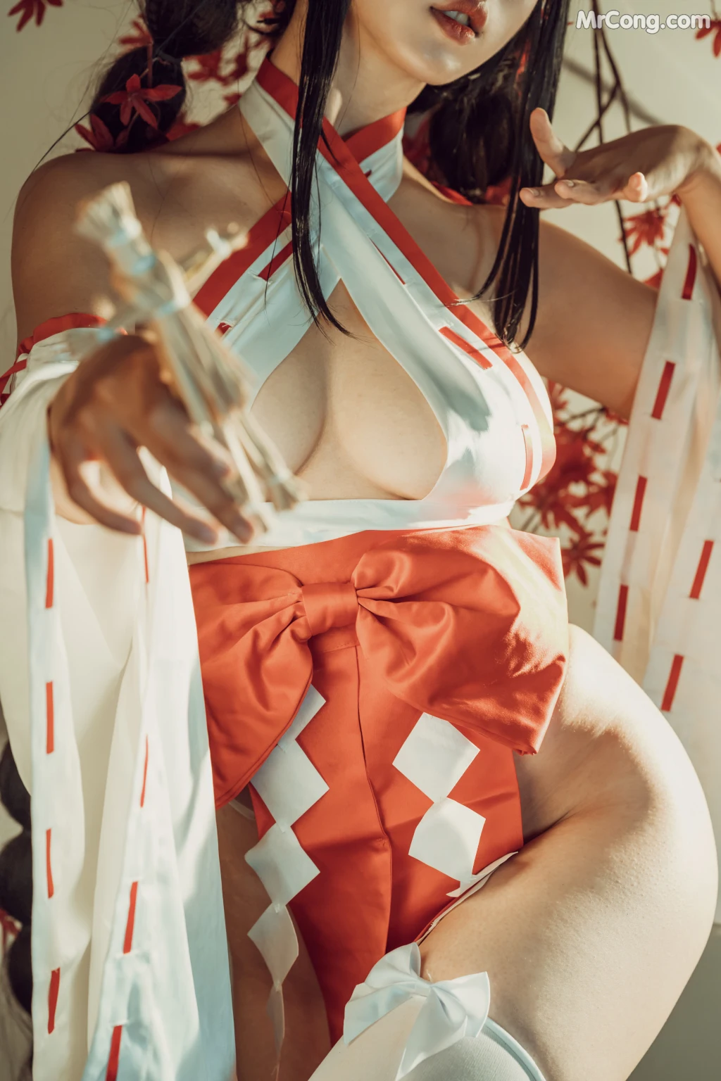 Coser@云溪溪 (Yunx1x1) Vol.004: 奶桃巫女 (43 photos)