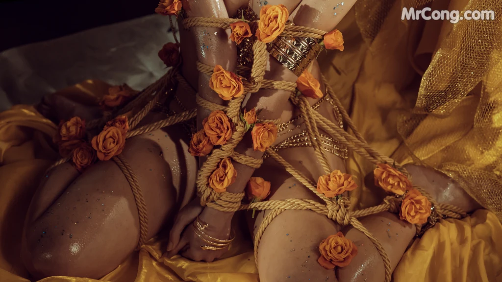 Coser@云溪溪 (Yunx1x1) Vol.007: 花与绳 (58 photos)