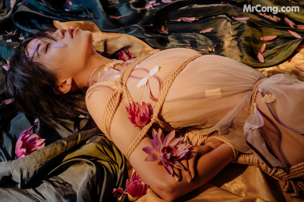 Coser@云溪溪 (Yunx1x1) Vol.007: 花与绳 (58 photos) – Page 4