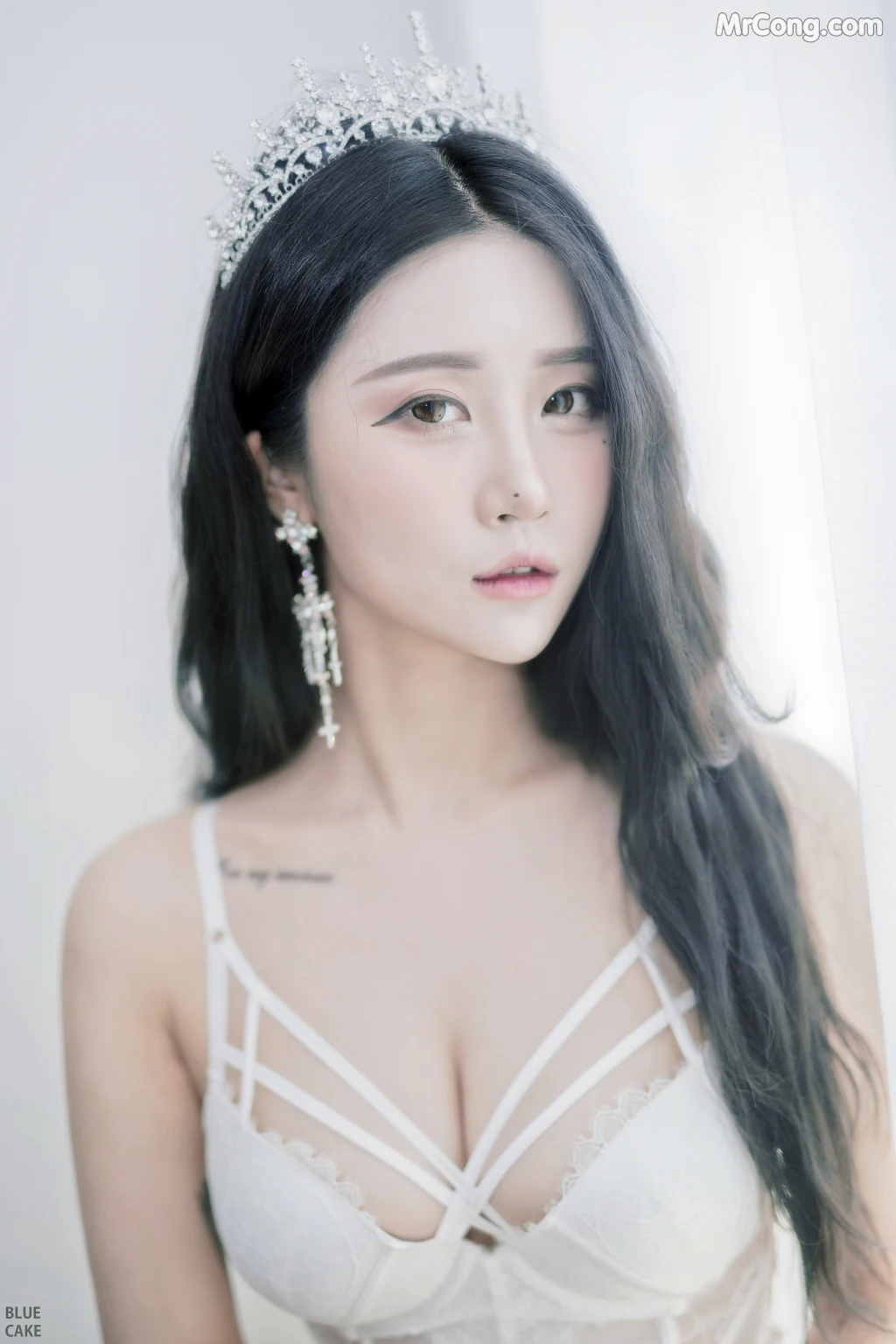 [BLUECAKE] Bomi (보미): Happy Bomiday (95 photos)