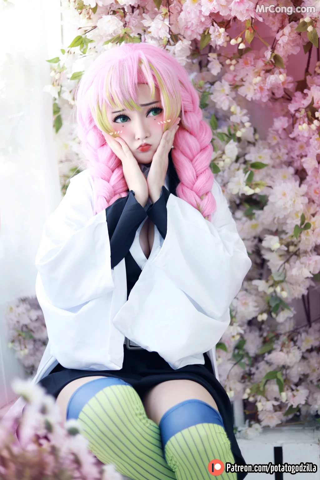 Coser@Potato Godzilla: Mitsuri Kanroji (65 photos + 26 videos)