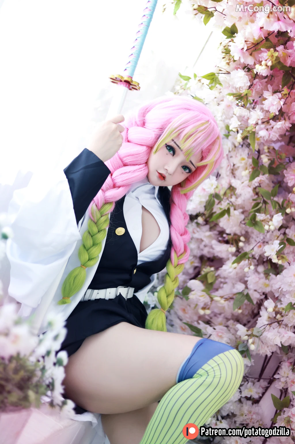 Coser@Potato Godzilla: Mitsuri Kanroji (65 photos + 26 videos)
