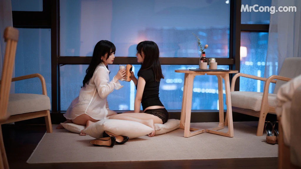 Coser@rioko凉凉子 Vol.093: 黑丝ol制服双人 (102 photos + 11 videos)