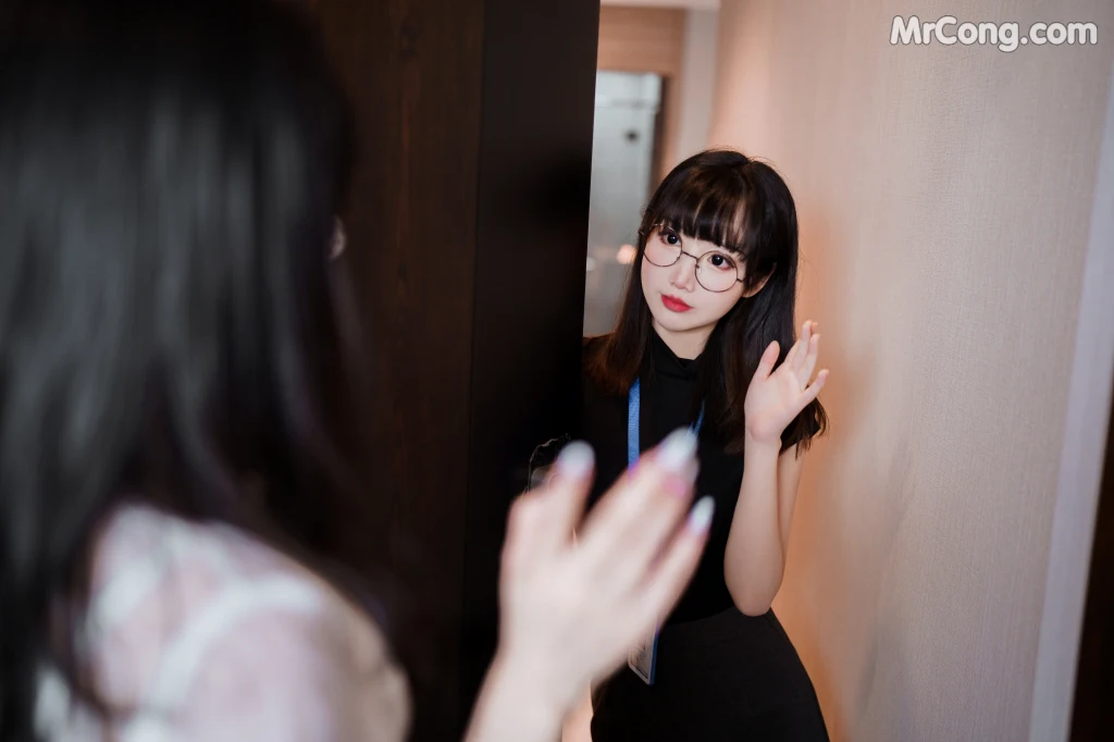 Coser@rioko凉凉子 Vol.093: 黑丝ol制服双人 (102 photos + 11 videos) – Page 4