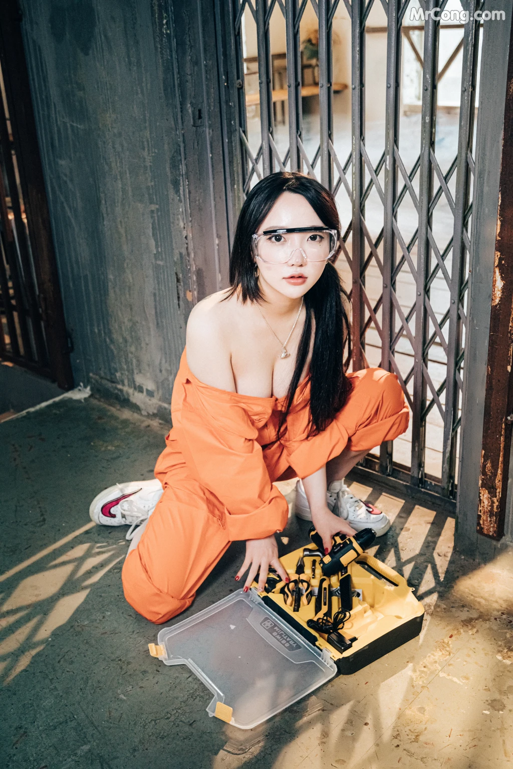 [Loozy] Son Ye-Eun (손예은): Where Are My Tools (86 photos) – Page 2