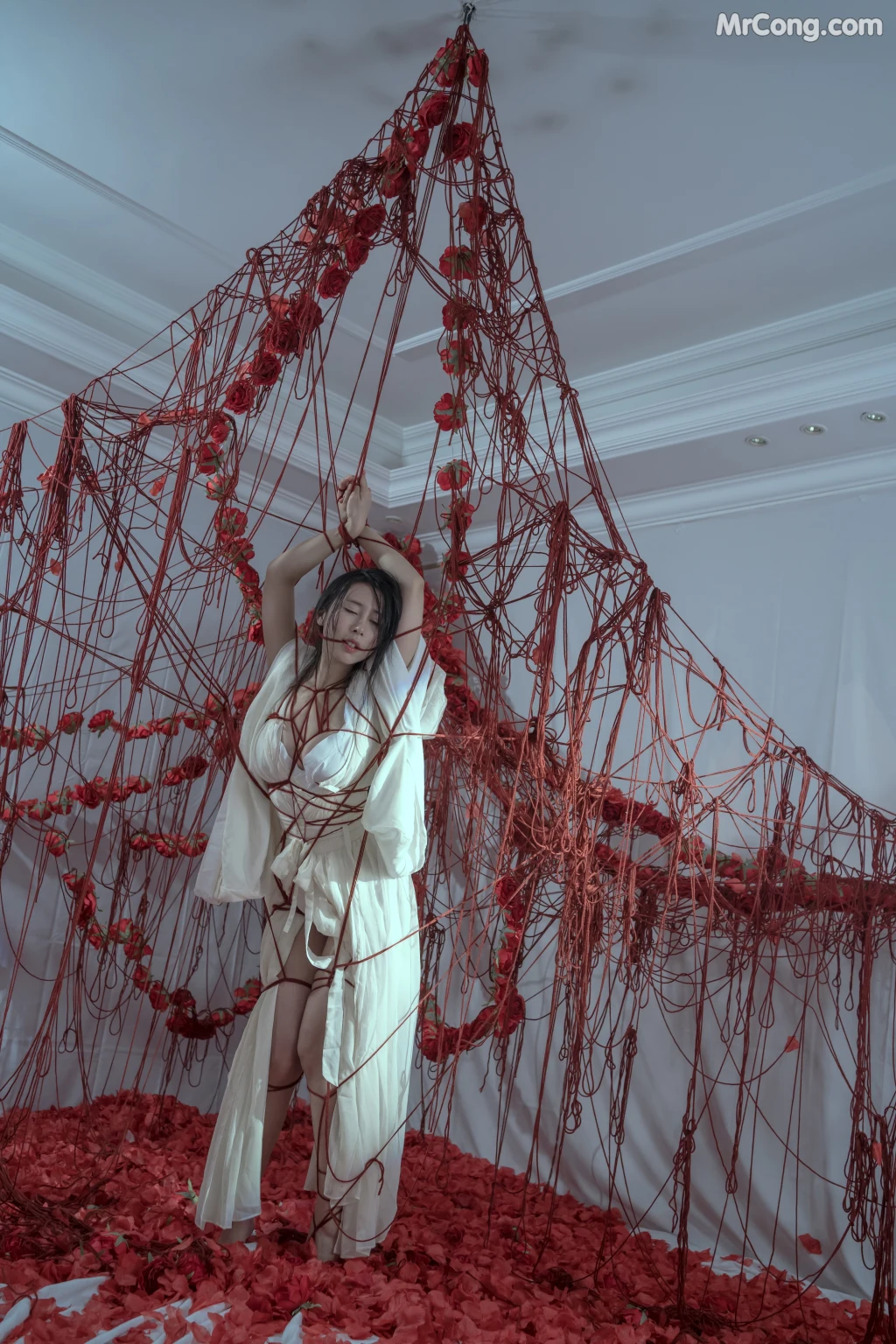 Coser@云溪溪 (Yunx1x1) Vol.020: 奶桃 囚鸟 (64 photos)