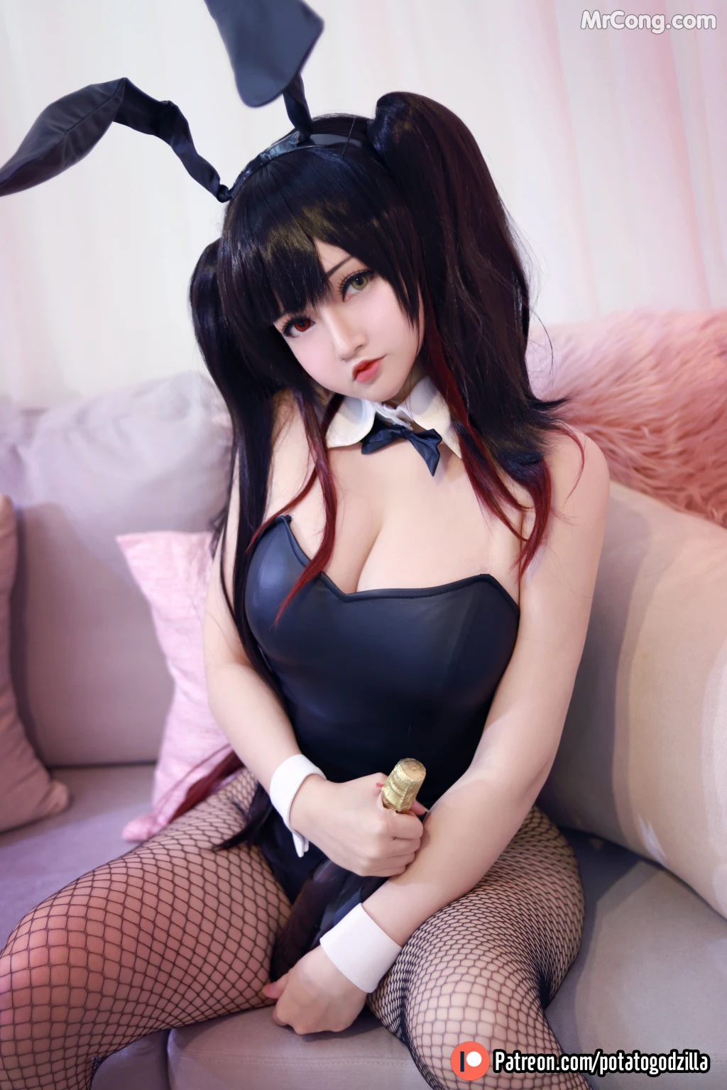 Coser@Potato Godzilla: Kurumi Tokisaki Bunny Girl (35 photos)