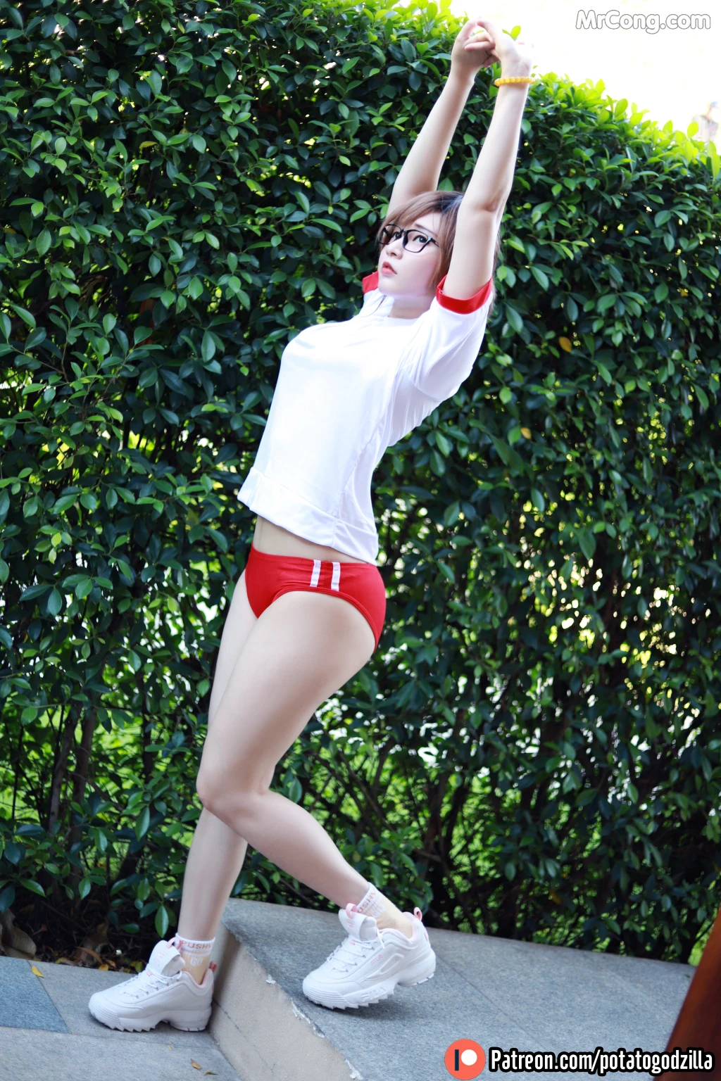 Coser@Potato Godzilla: Gym Uniform (30 photos)