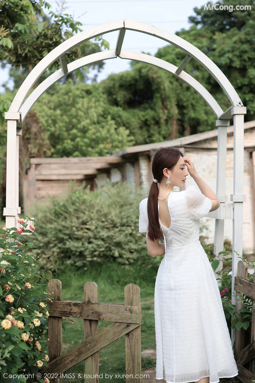 IMISS Vol.682: Lynn (刘奕宁) (25 photos) – Page 2