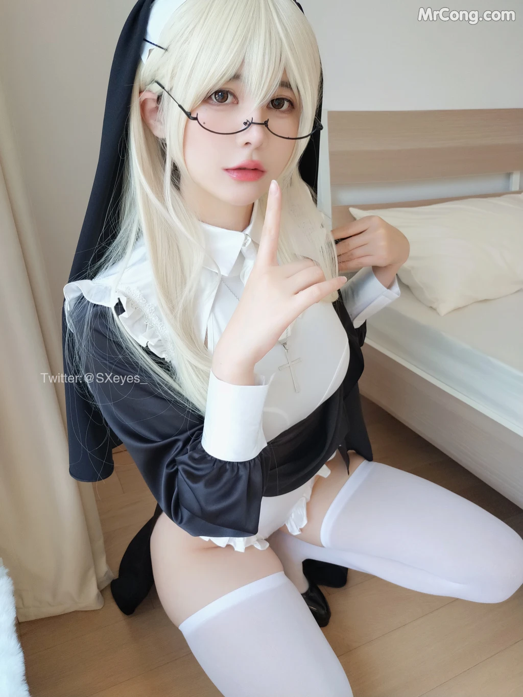 Coser@眼酱大魔王w Vol.090: 修女シスター (34 photos + 2 videos)