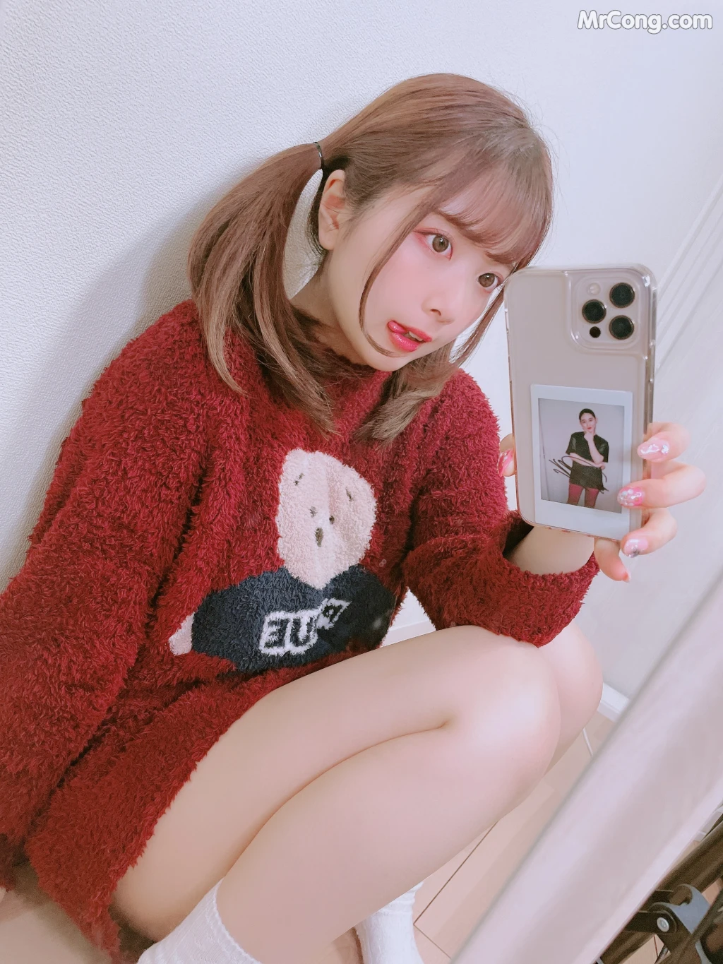 [Fantia] Tomiko (とみこ): じぇらぴけ?と、今日の私服自撮り。 (52 photos)