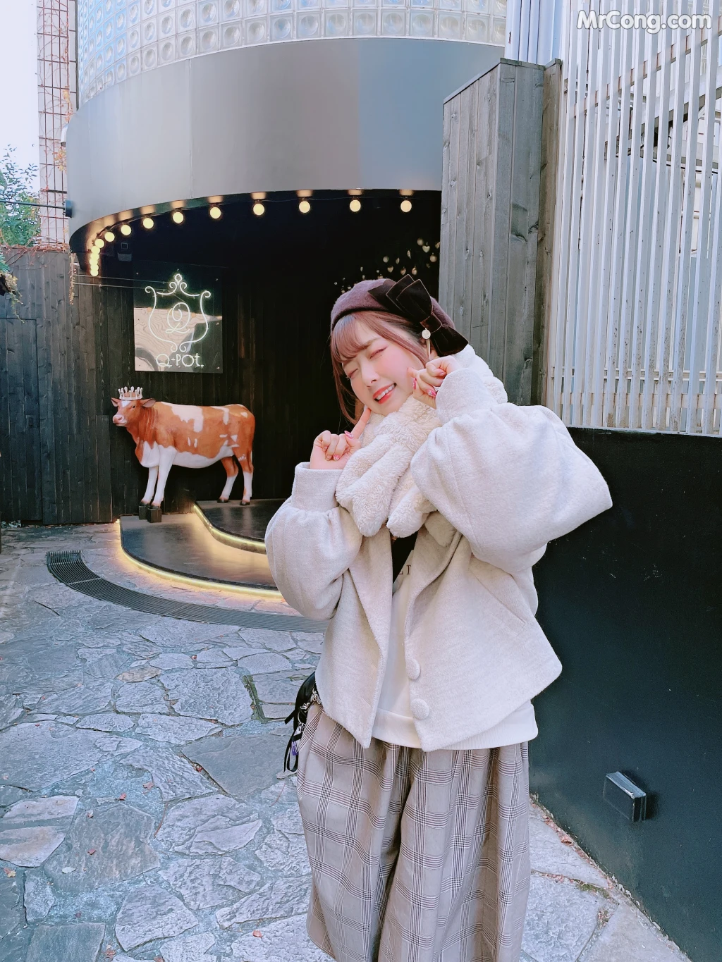 [Fantia] Tomiko (とみこ): じぇらぴけ?と、今日の私服自撮り。 (52 photos)