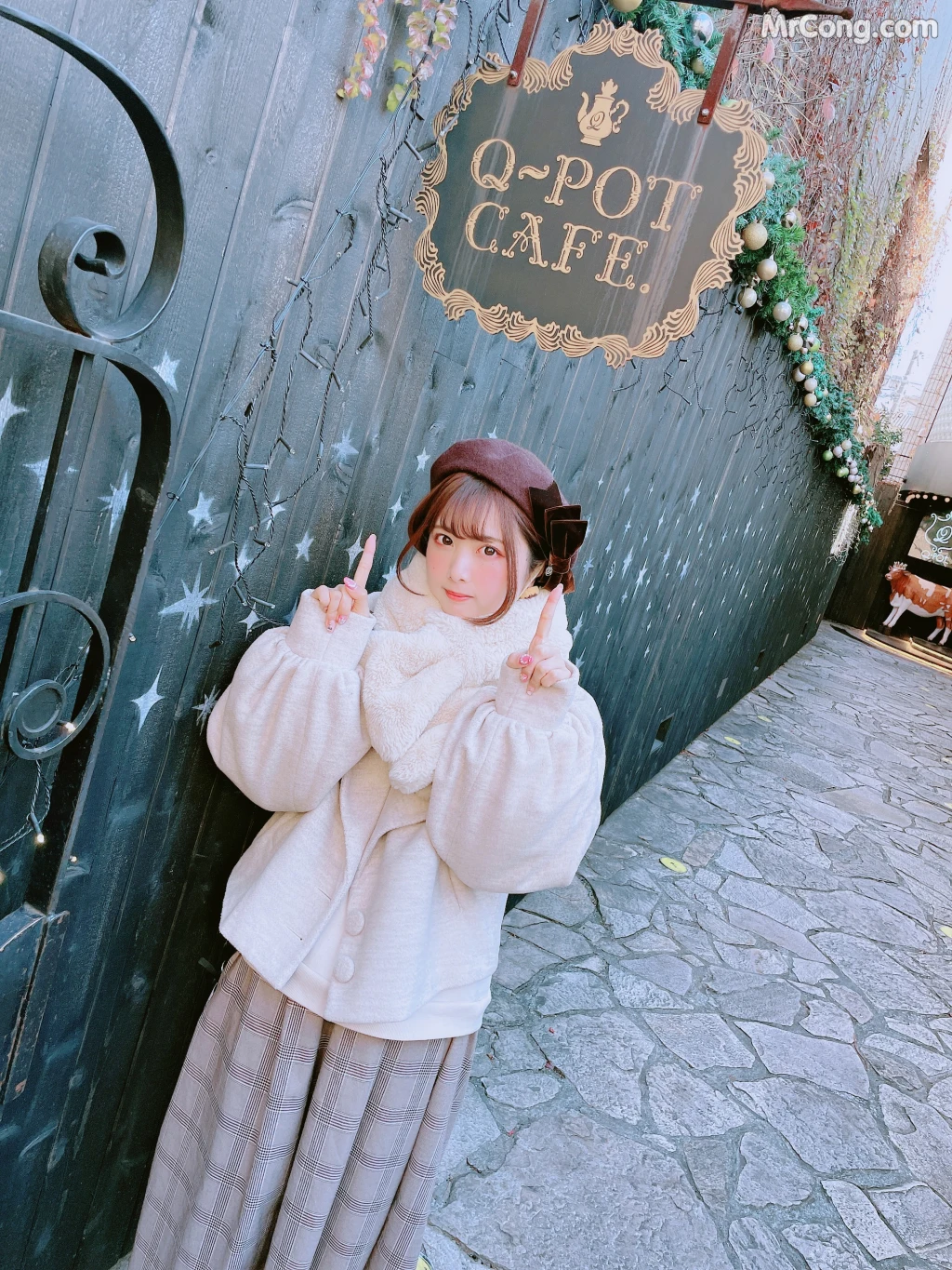 [Fantia] Tomiko (とみこ): じぇらぴけ?と、今日の私服自撮り。 (52 photos)