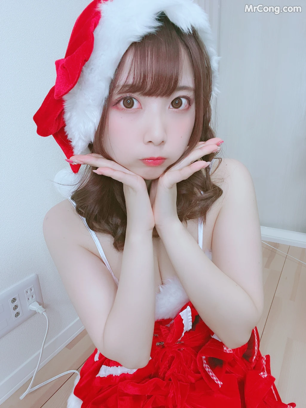 [Fantia] Tomiko (とみこ): とみこサンタから自撮りのお届け???動画もあるよ (71 photos) – Page 2