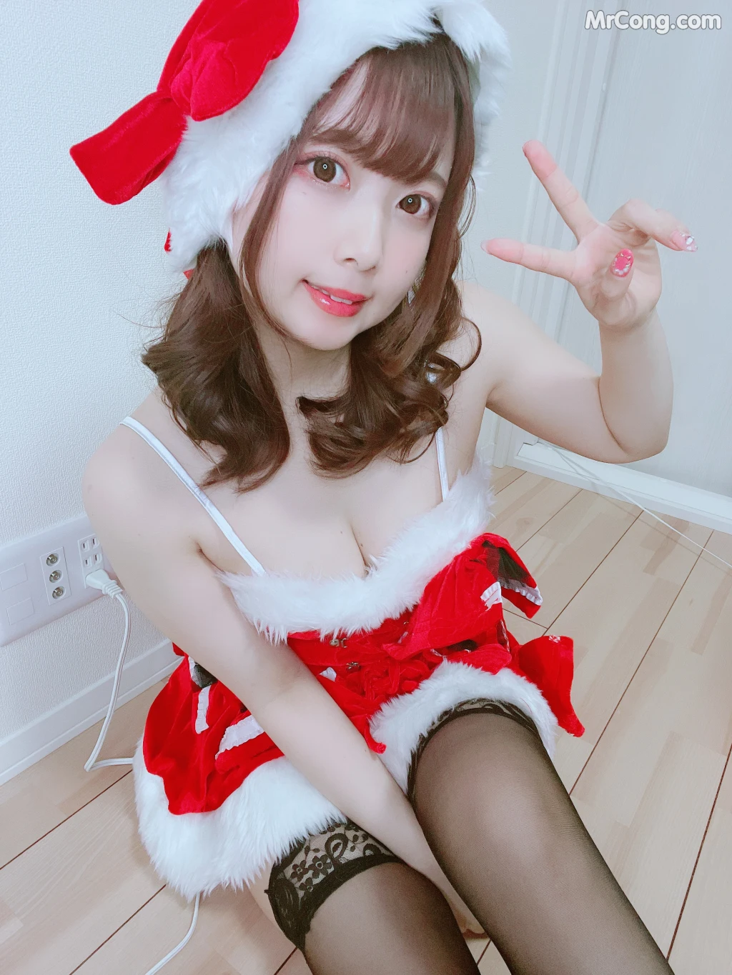 [Fantia] Tomiko (とみこ): とみこサンタから自撮りのお届け???動画もあるよ (71 photos) – Page 3