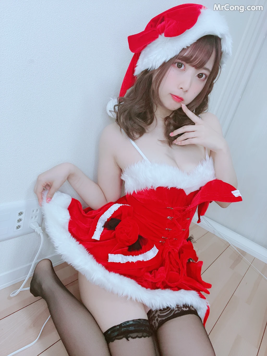 [Fantia] Tomiko (とみこ): とみこサンタから自撮りのお届け???動画もあるよ (71 photos) – Page 5