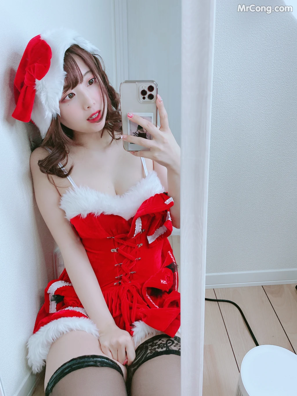 [Fantia] Tomiko (とみこ): とみこサンタから自撮りのお届け???動画もあるよ (71 photos) – Page 7