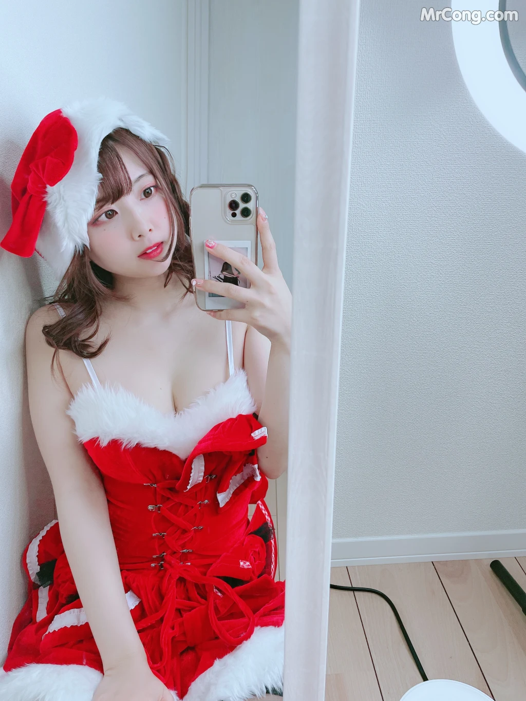 [Fantia] Tomiko (とみこ): とみこサンタから自撮りのお届け???動画もあるよ (71 photos) – Page 7