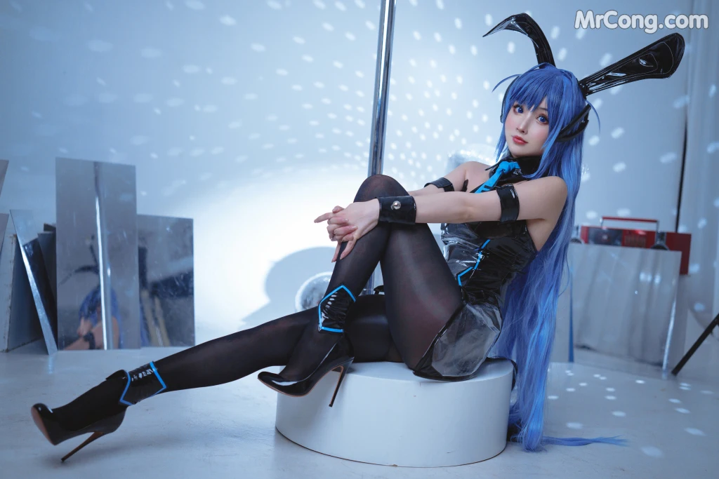 Coser@rioko凉凉子 Vol.095: 花园兔女郎 (42 photos + 5 videos)