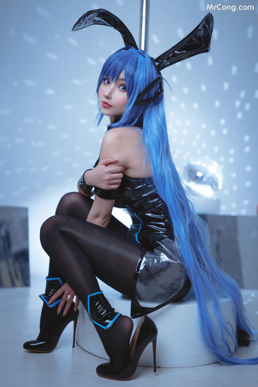 Coser@rioko凉凉子 Vol.095: 花园兔女郎 (42 photos + 5 videos)