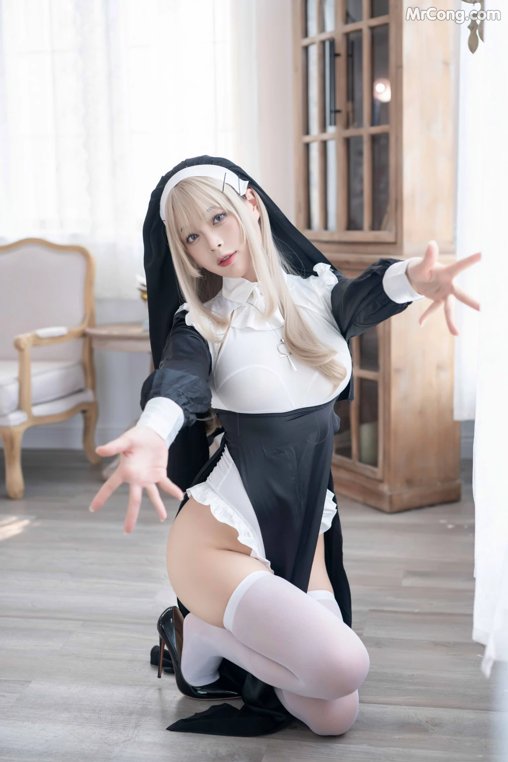 Coser@白烨 Vol.044: 禁x欲修女 (77 photos + 5 videos)