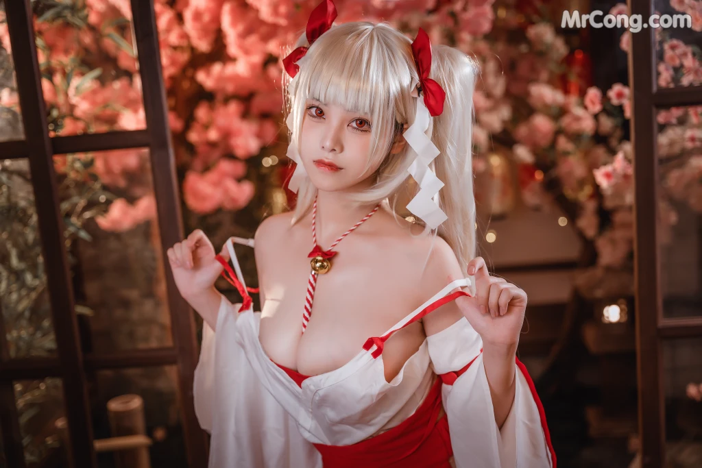 Coser@蜜汁猫裘 Vol.084: 可畏巫女 (50 photos + 4 videos)