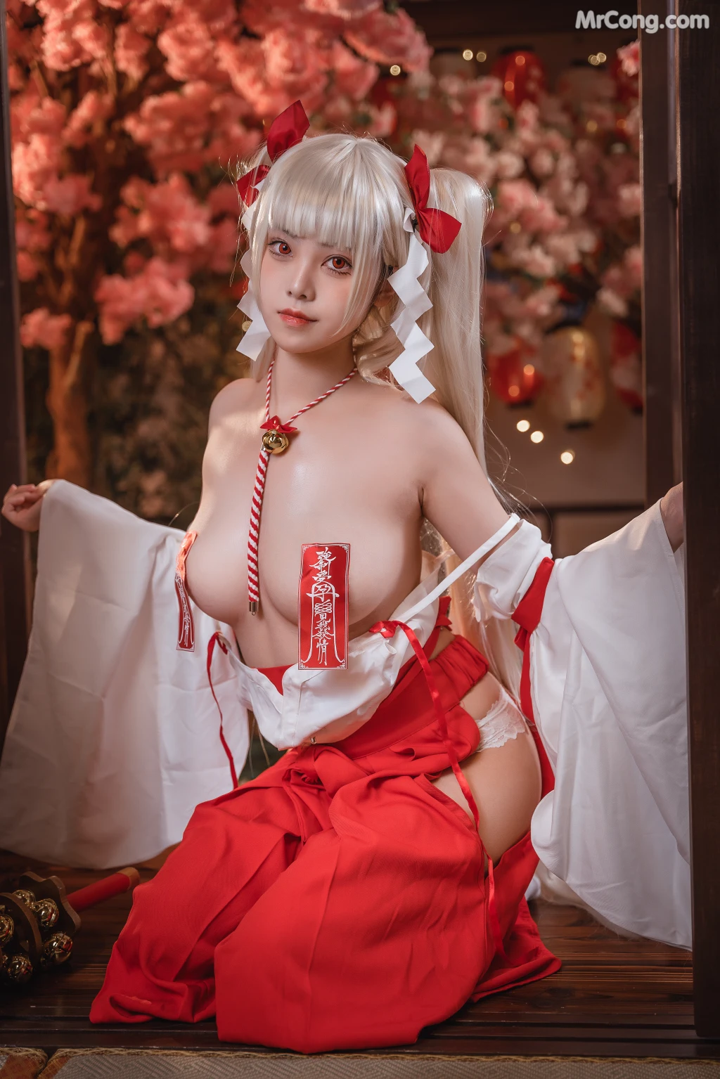 Coser@蜜汁猫裘 Vol.084: 可畏巫女 (50 photos + 4 videos)